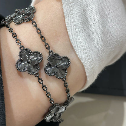 [Love More]CLOVER 5 MOTIF BLACK BRACELET