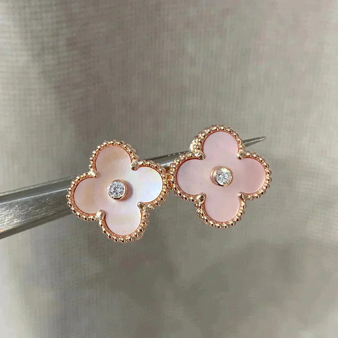 [Love More]CLOVER MEDIUM 1 MOTIFS  PINK MOP DIAMOND EARRINGS