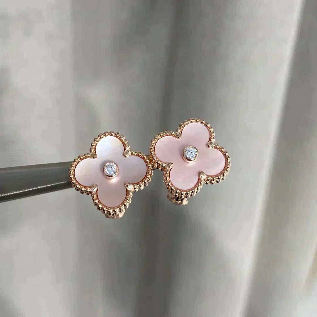 [Love More]CLOVER MEDIUM 1 MOTIFS  PINK MOP DIAMOND EARRINGS