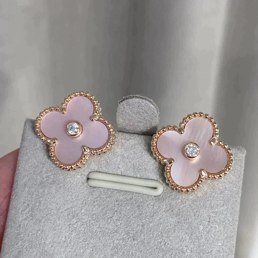 [Love More]CLOVER MEDIUM 1 MOTIFS  PINK MOP DIAMOND EARRINGS