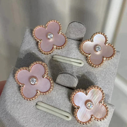 [Love More]CLOVER MEDIUM 1 MOTIFS  PINK MOP DIAMOND EARRINGS