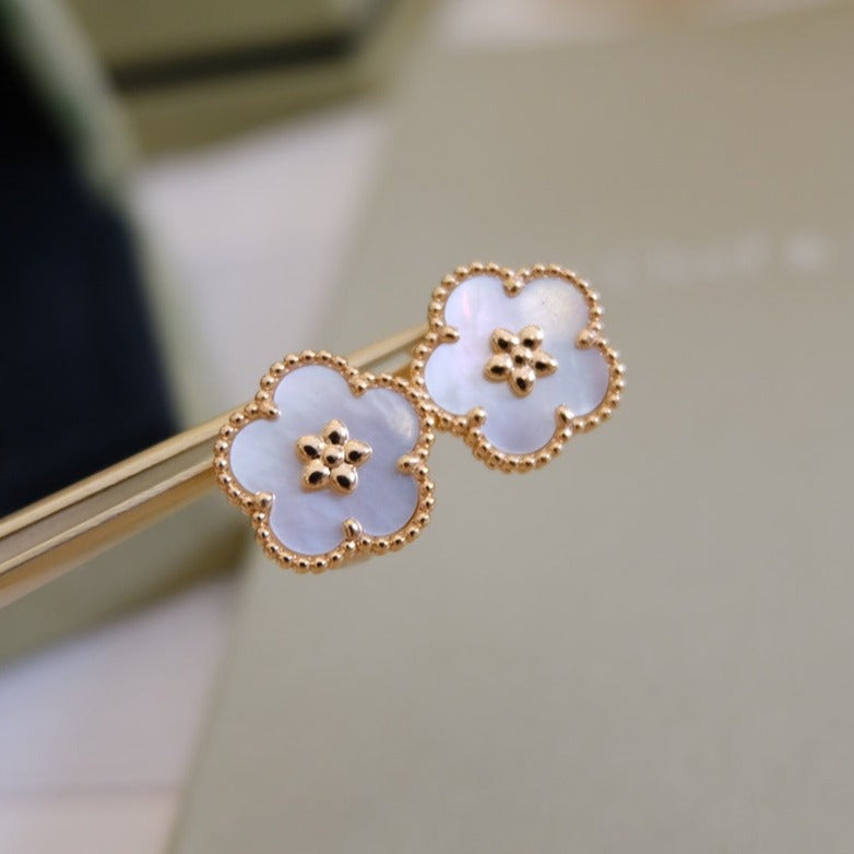 [Love More]LUCKY PINK GOLD WHITE MOP EARRINGS