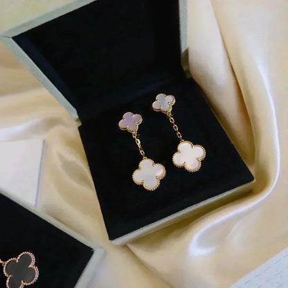 [Love More]CLOVER 2 MOTIF WHITE MOP EARRINGS