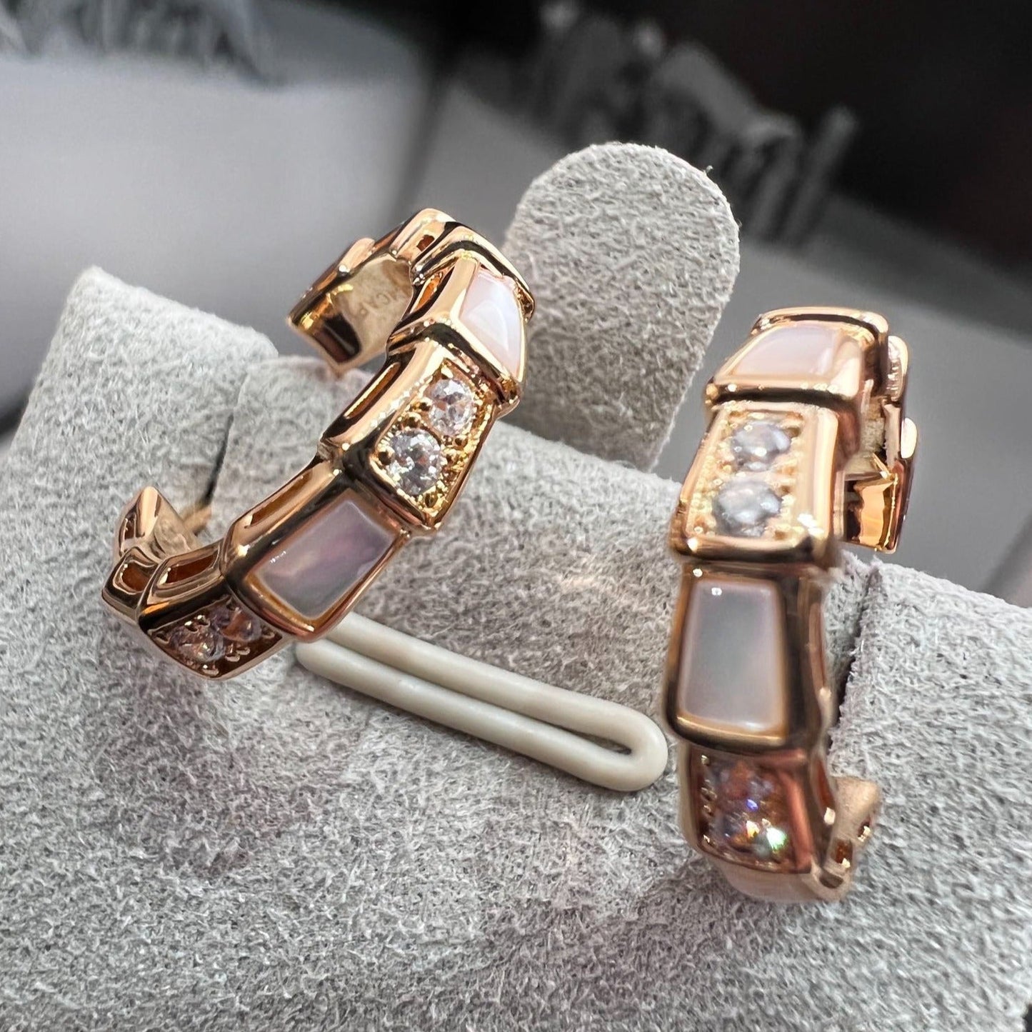 [Love More]SERPENTI MOP PINK GOLD EARRINGS