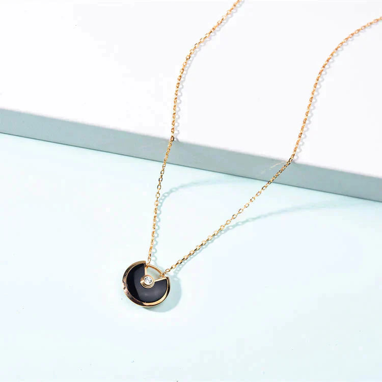 [Love More]AMULETTE GOLD CARNELIAN ONYX NECKLACE