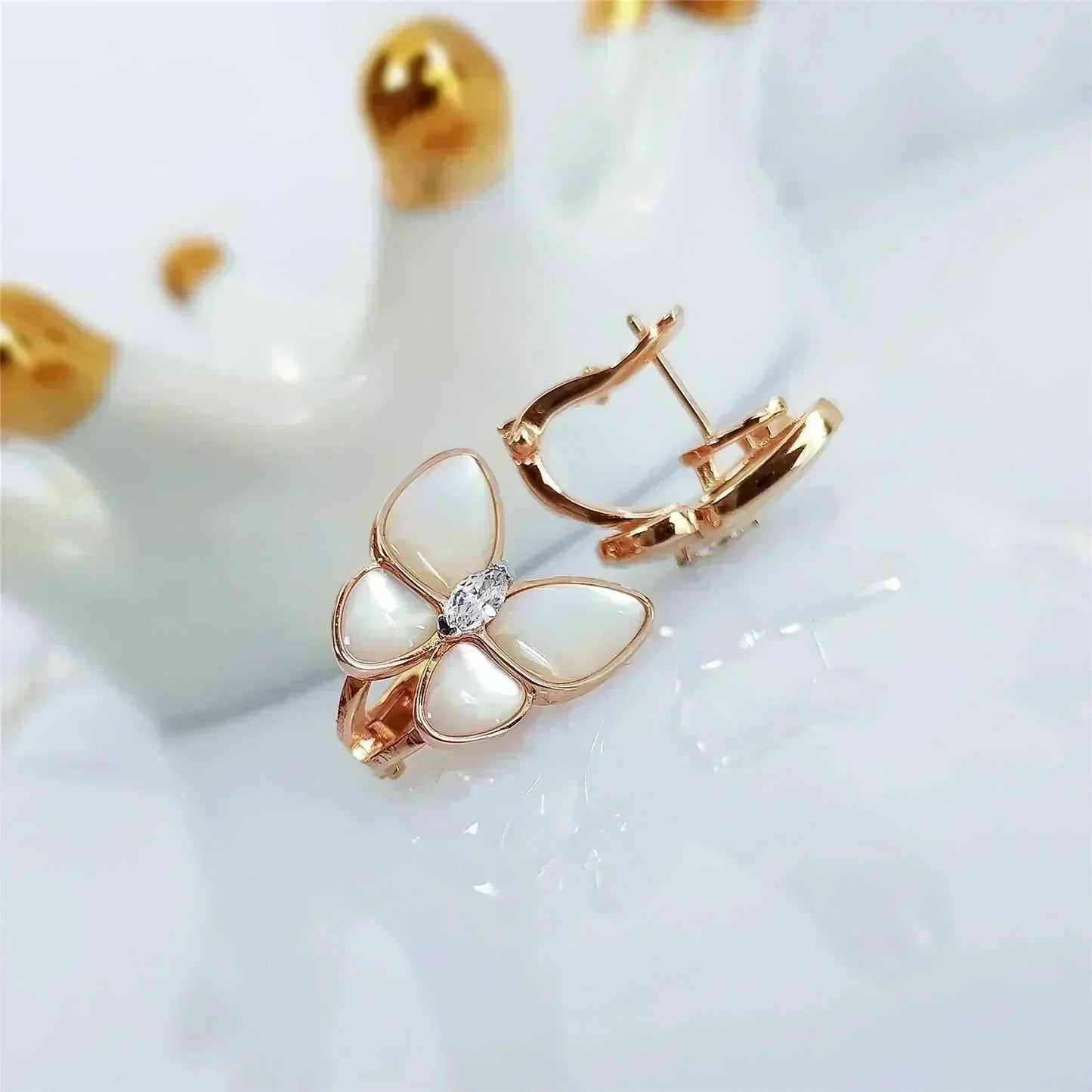 [Love More]BUTTERFLY MOP DIAMOND EARRINGS