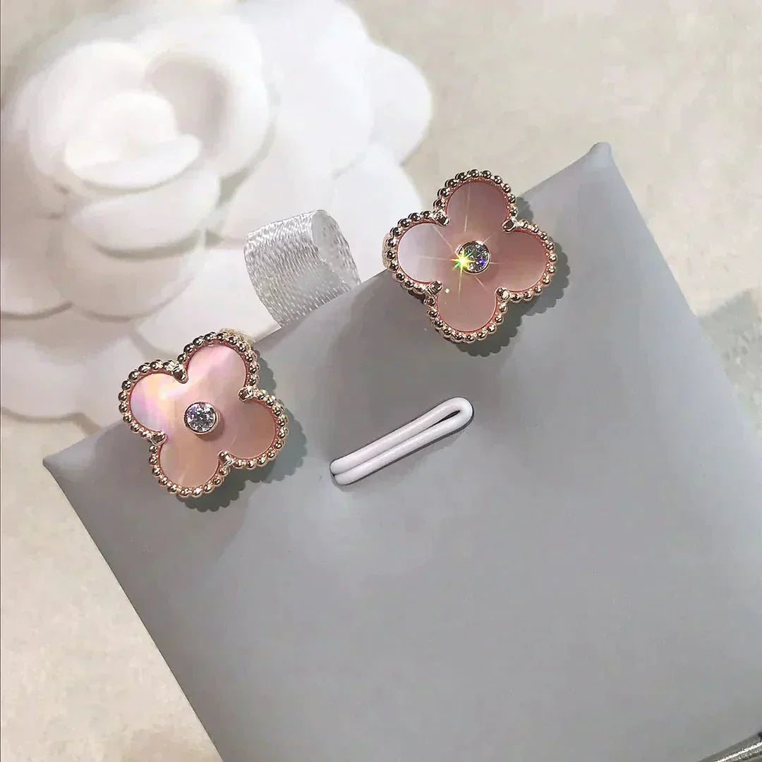 [Love More]CLOVER MEDIUM 1 MOTIFS  PINK MOP DIAMOND EARRINGS