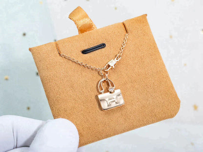 [Love More]AMULETTE PEDANT ROSE GOLD NECKLACE