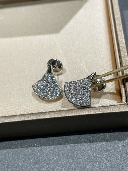 [Love More]DREAM STUD EARRINGS DIAMOND