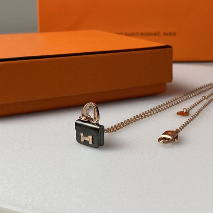 [Love More]CONSTANCE BLACK PEDANT PINK GOLD NECKLACE