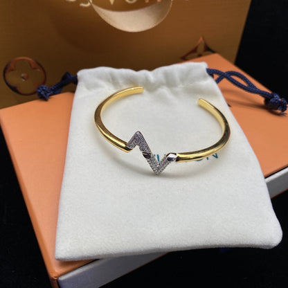 [Love More]VOLTE UPSITE DOWN DIAMOND GOLD OPEN BRACELET