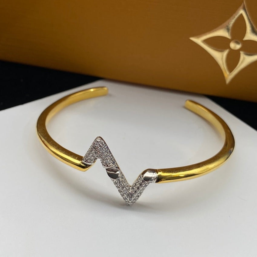 [Love More]VOLTE UPSITE DOWN DIAMOND GOLD OPEN BRACELET