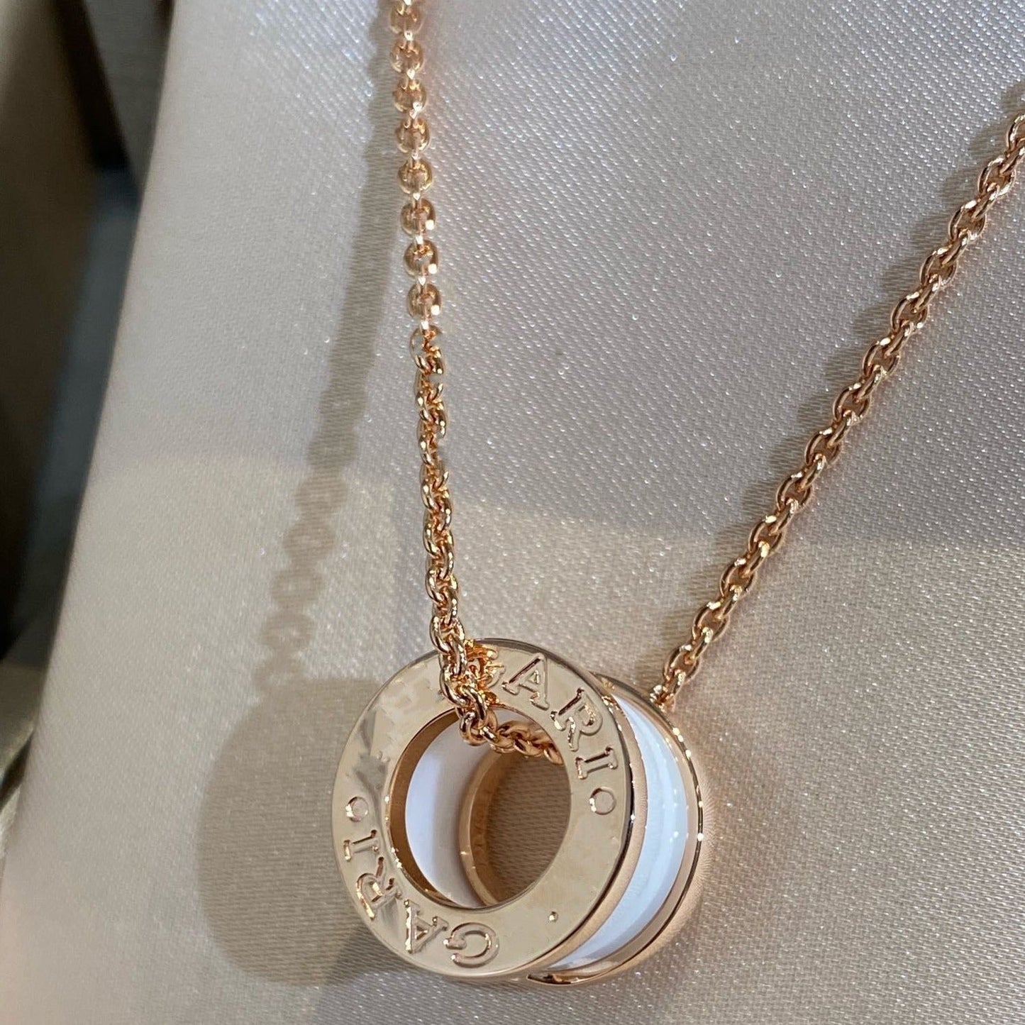 [Love More]ZERO 1 WHITE CERAMIC PINK GOLD NECKLACE