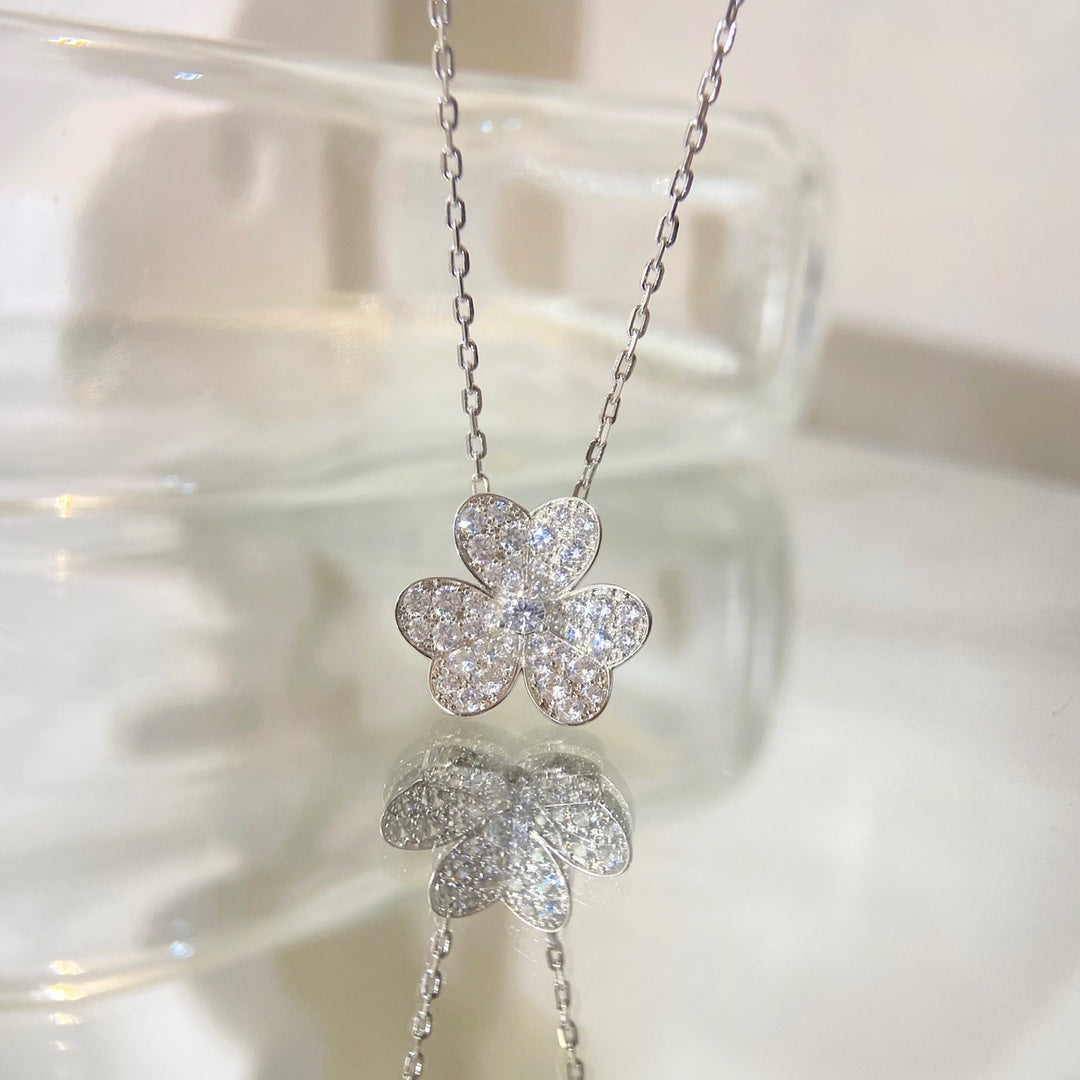 [Love More]FLOWER DIAMOND NECKLACE