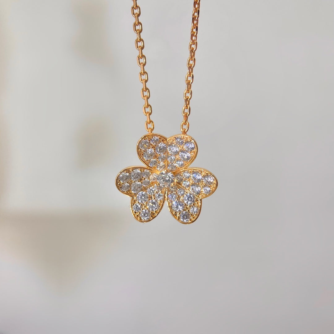 [Love More]FLOWER DIAMOND NECKLACE