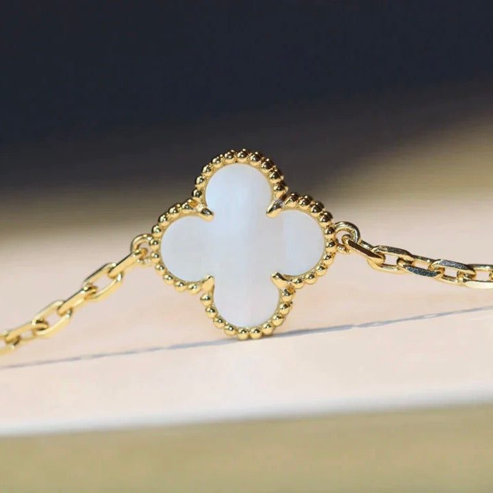 [Love More]CLOVER 20 MOTIFS WHITE MOP NECKLACE