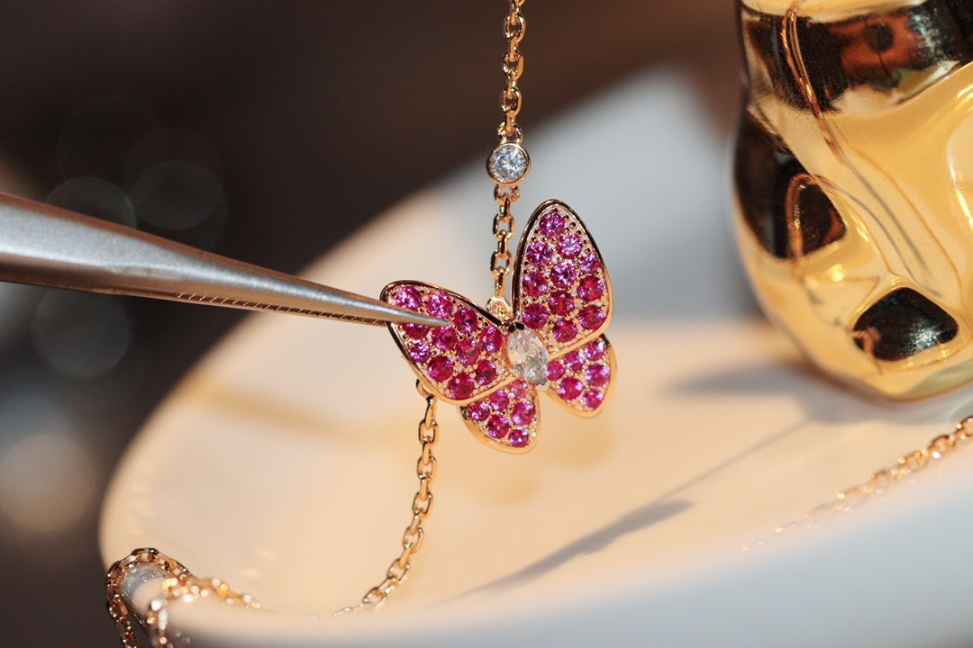 [Love More]BUTTERFLY RED DIAMOND ROSE GOLD NECKLACE