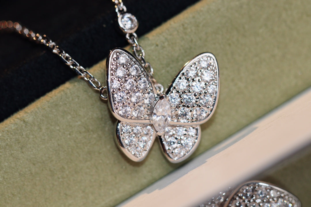 [Love More]BUTTERFLY DIAMOND NECKLACE