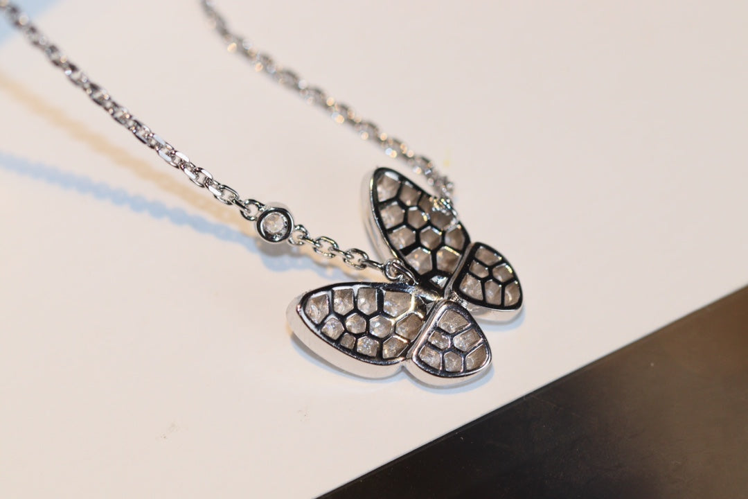 [Love More]BUTTERFLY DIAMOND NECKLACE