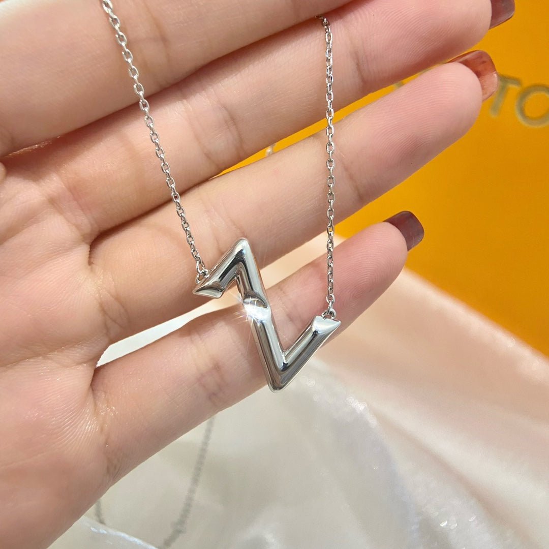 [Love More]VOLTE UPSIDE DOWN NECKLACE