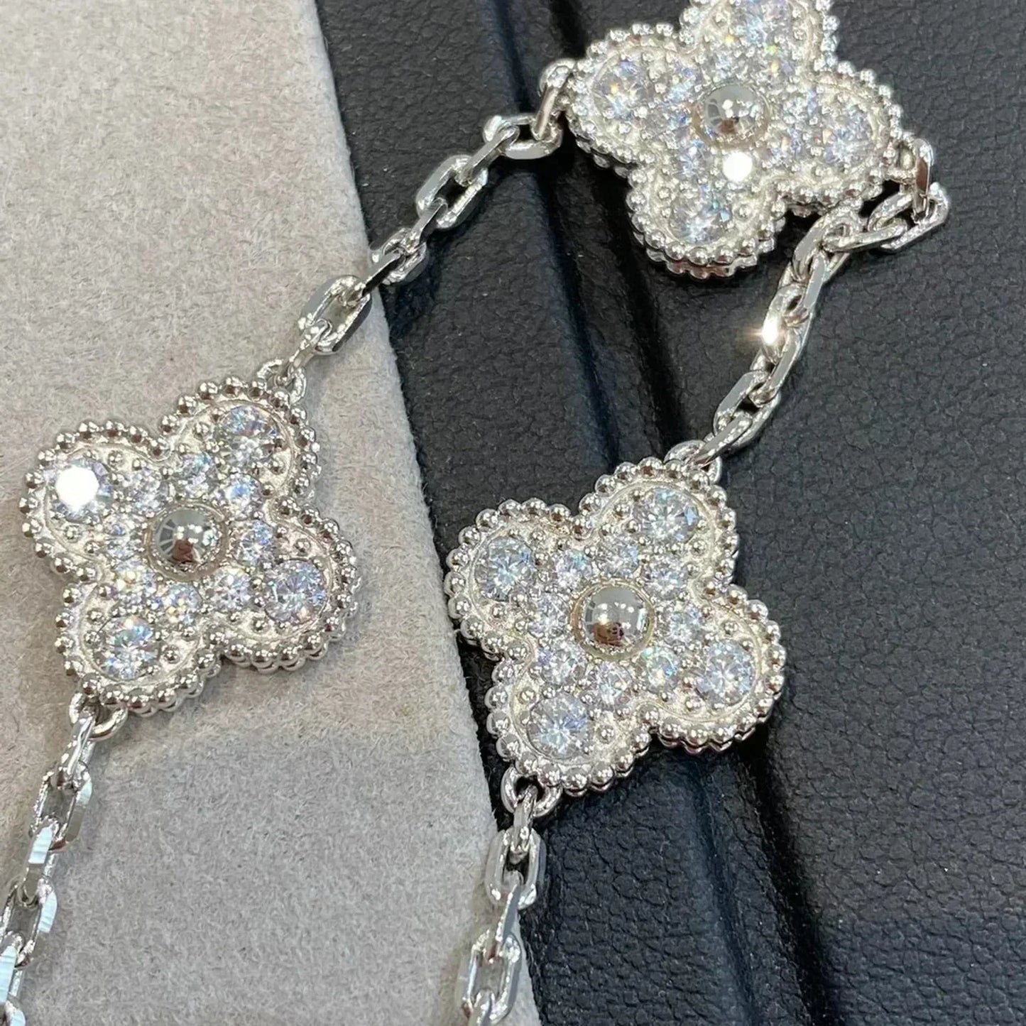 [Love More]CLOVER 5 MOTIFS  DIAMOND BRACELET SILVER