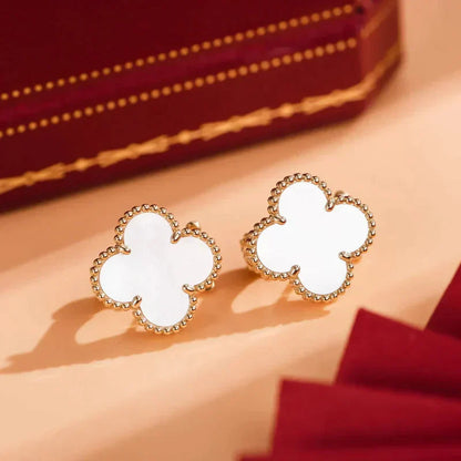 [Love More]CLOVER MEDIUM 1 MOTIFS  WHITE MOP STUD EARRINGS