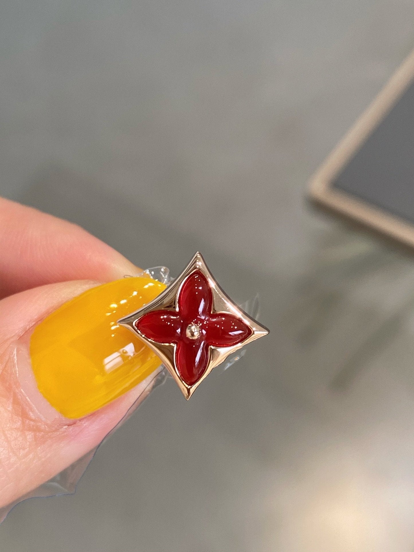 [Love More]STAR AND SUN PINK GOLD CARNELIAN STUD EARRINGS