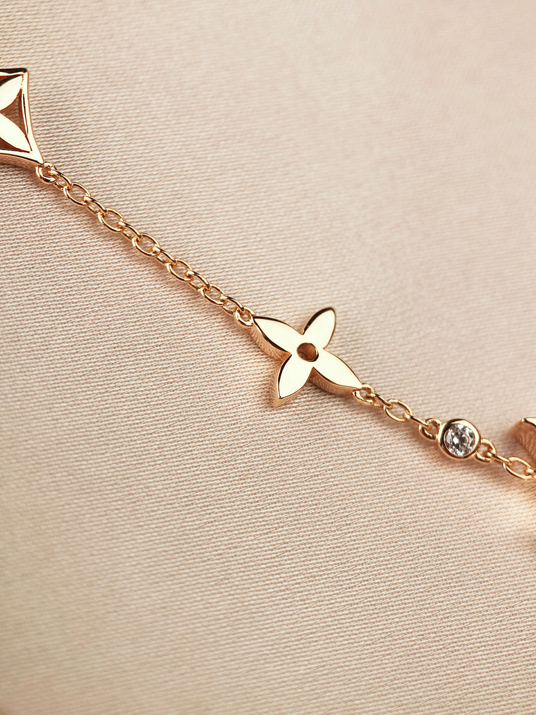 [Love More]STAR AND SUN 7 MOTIFS GOLD BRACELET