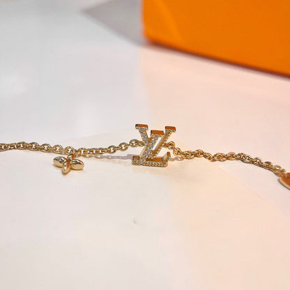 [Love More]LOGO STAR MOTIF GOLD BRACELET