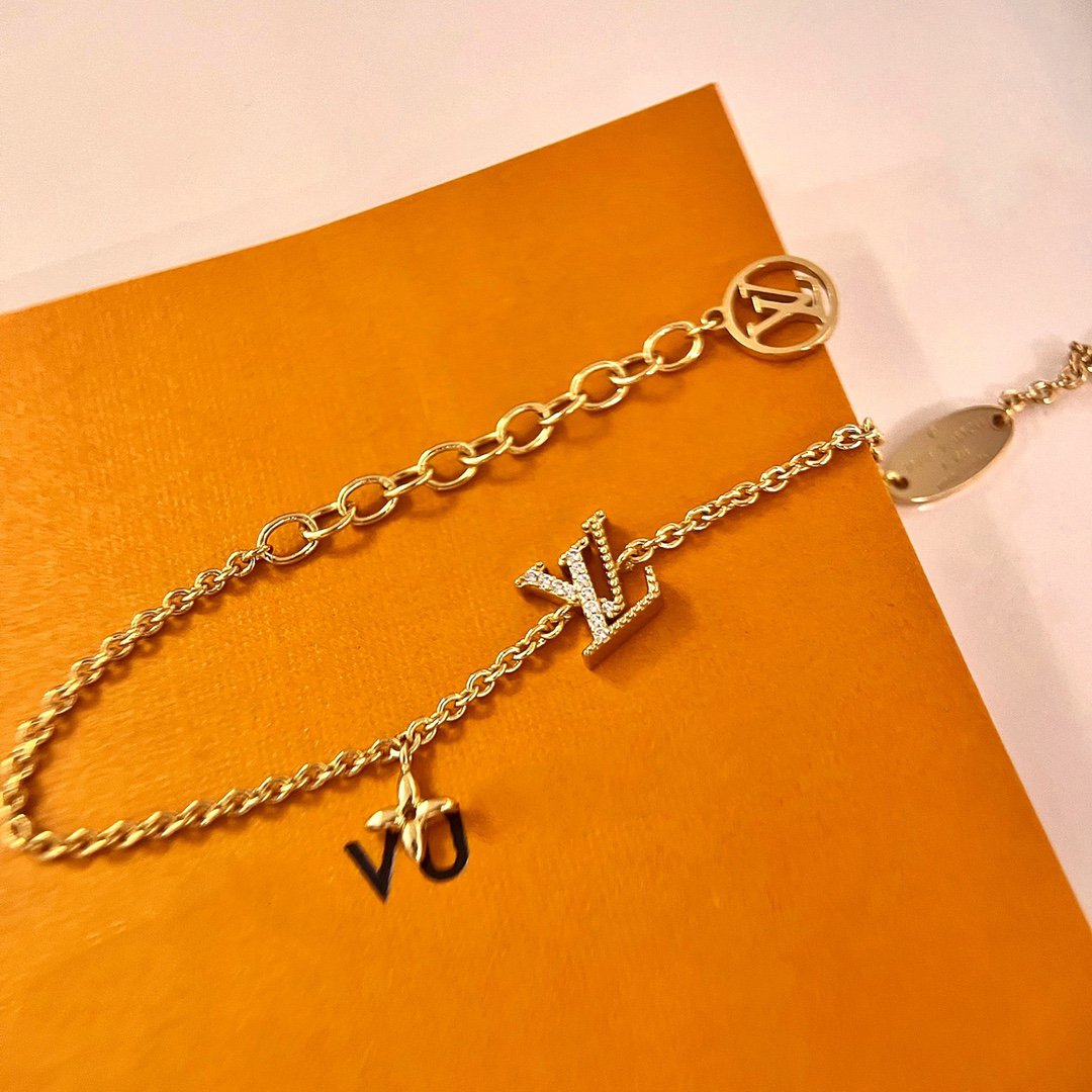 [Love More]LOGO STAR MOTIF GOLD BRACELET