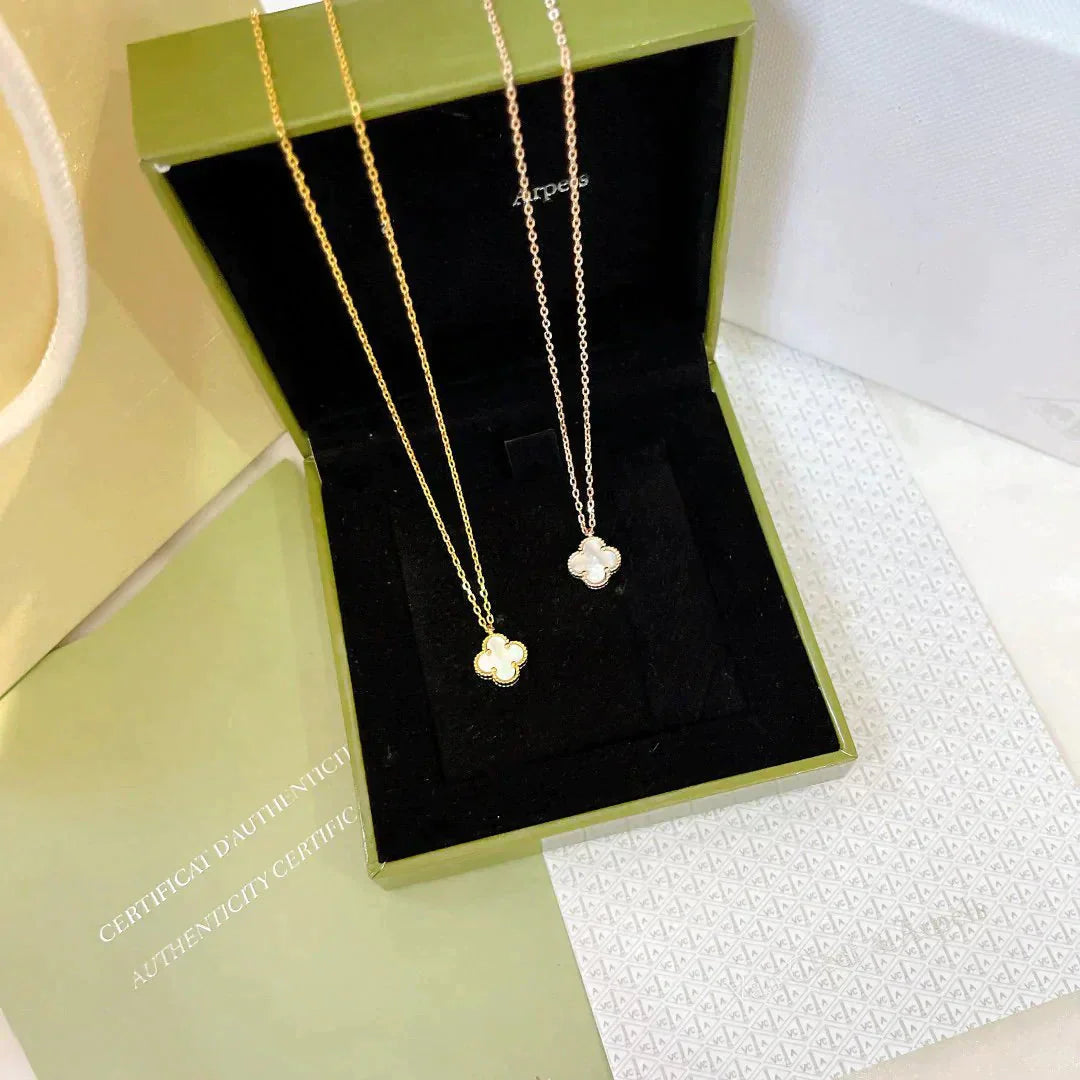 [Love More]CLOVER MINI 9.5MM WHITE MOTHER-OF-PEARL NECKLACE