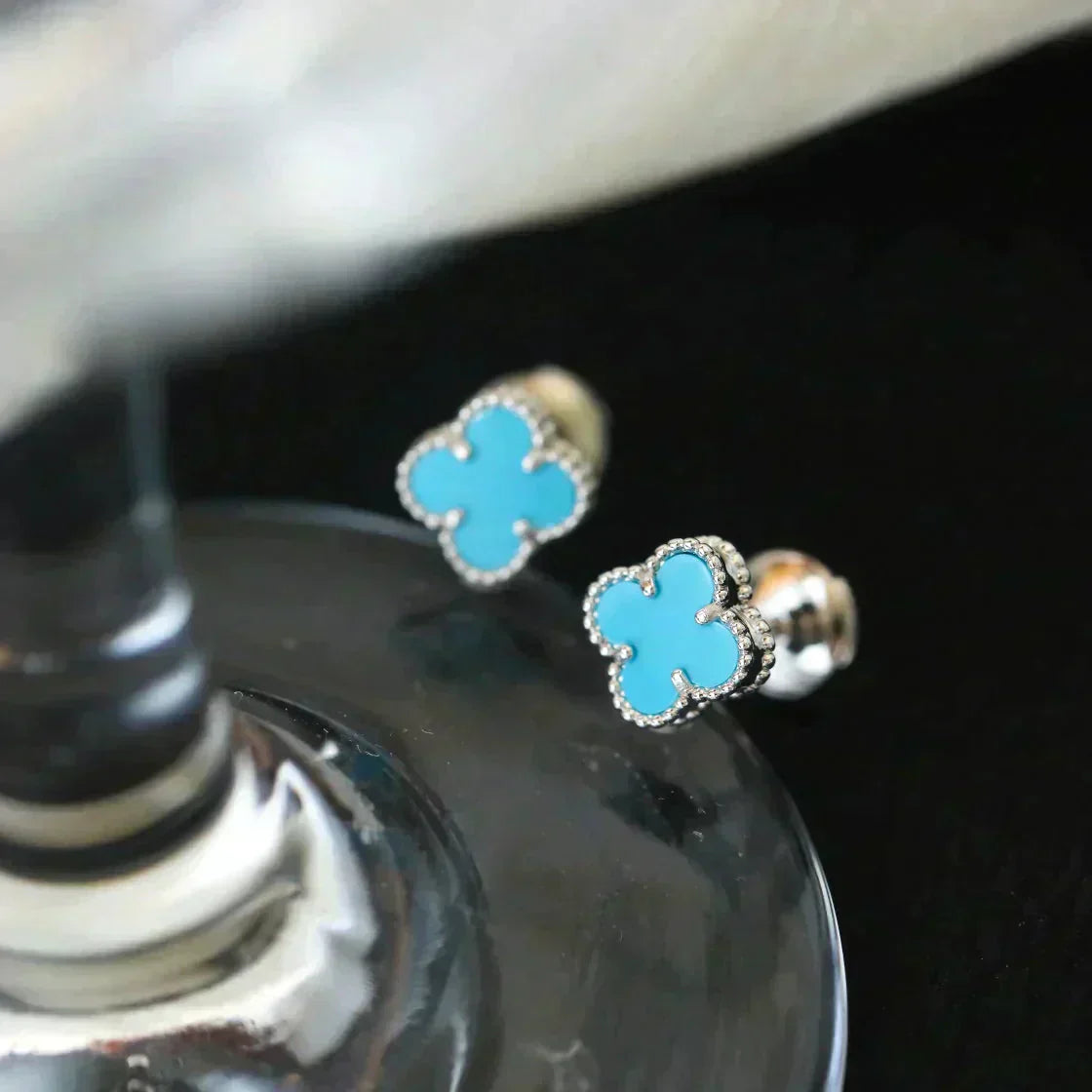 [Love More]CLOVER MINI 9.5MM ONYX STUD EARRINGS SILVER