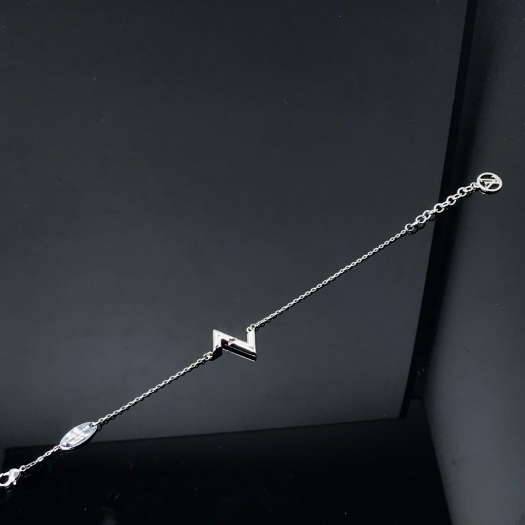 [Love More]VOLT LV LOGO BRACELET