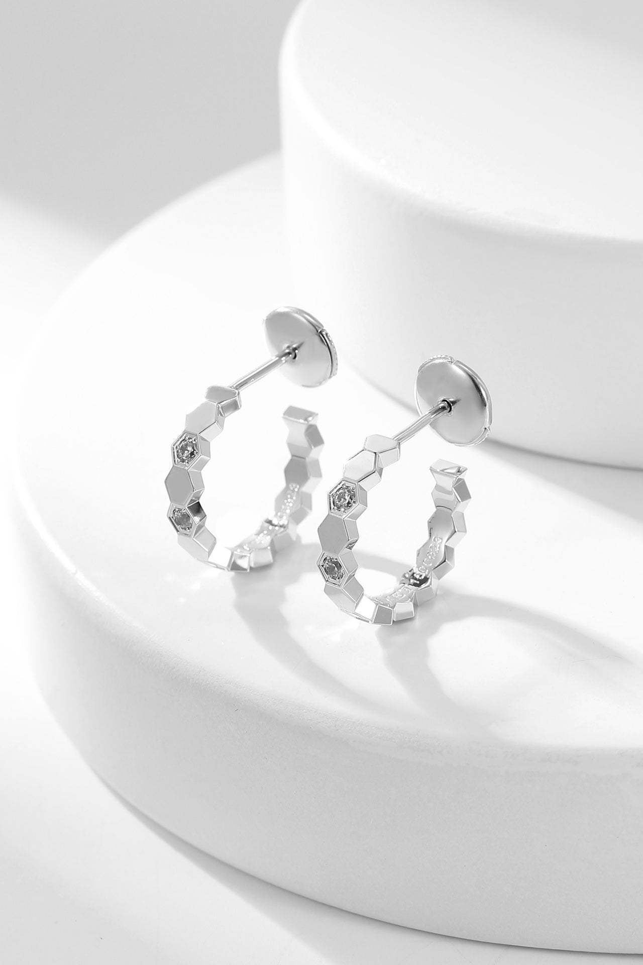 [Love More]BEE LOVE DIAMOND HOOP EARRINGS