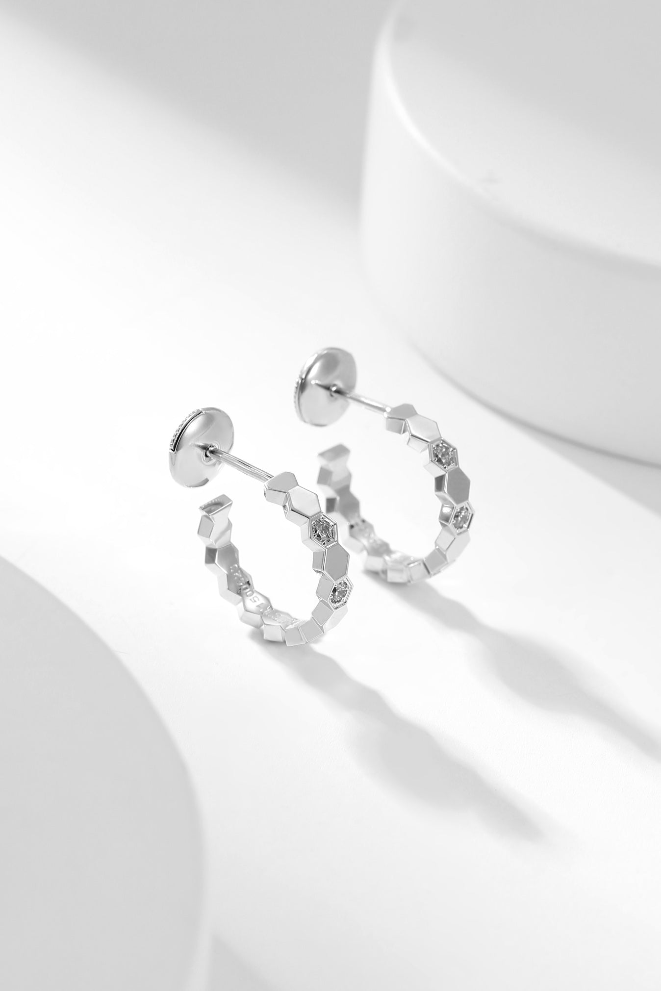 [Love More]BEE LOVE DIAMOND HOOP EARRINGS