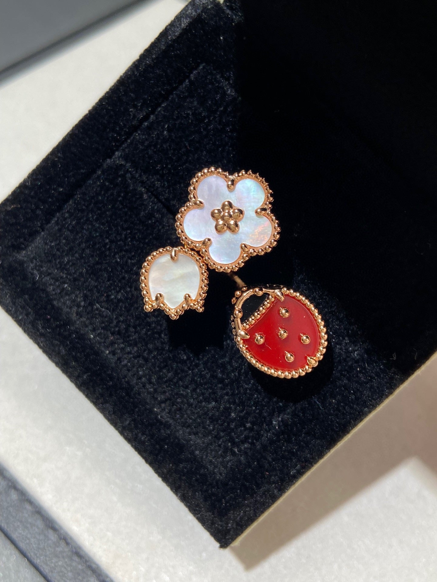 [Love More]LUCKY 3 MOTIF ROSE GOLD RING