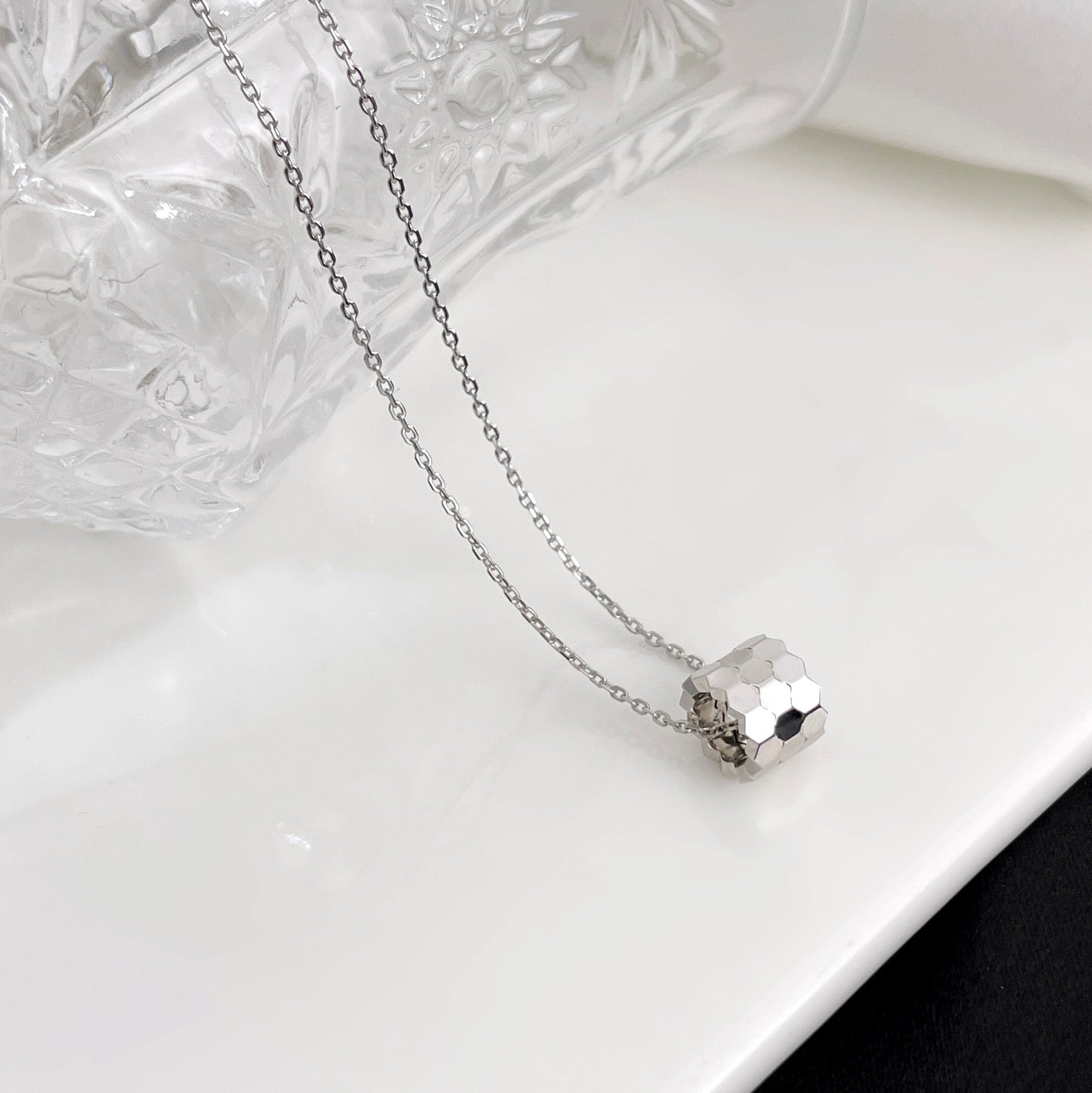 [Love More]BEE MINI NECKLACE