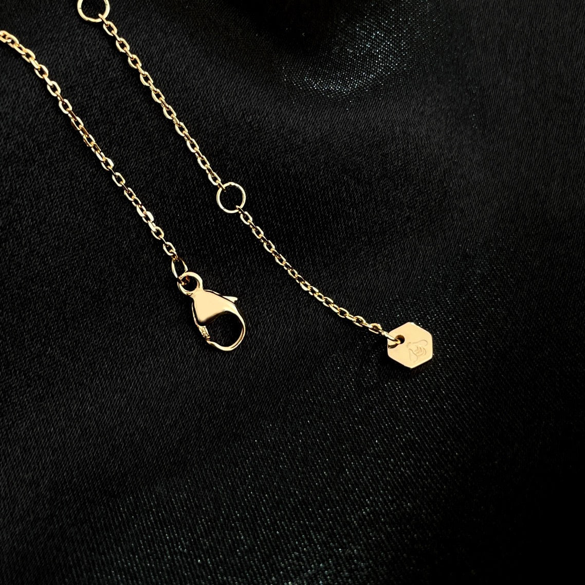 [Love More]BEE MINI NECKLACE