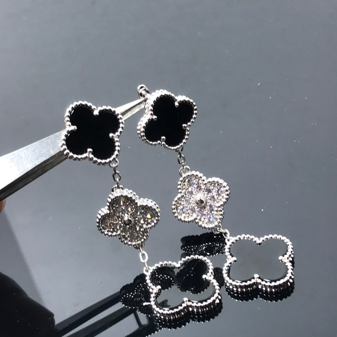 [Love More]CLOVER 3 MOTIF DIAMOND ONYX SILVER EARRINGS