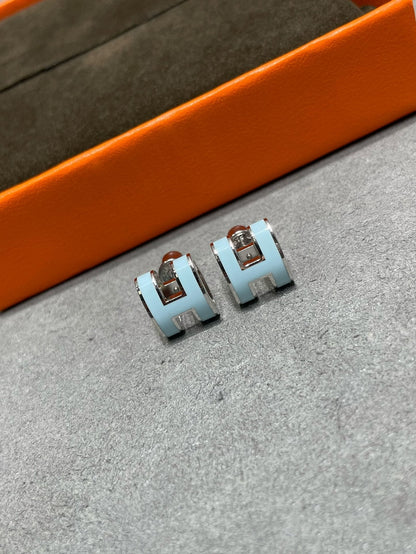 [Love More]POP H SKY BLUE STUD EARRINGS