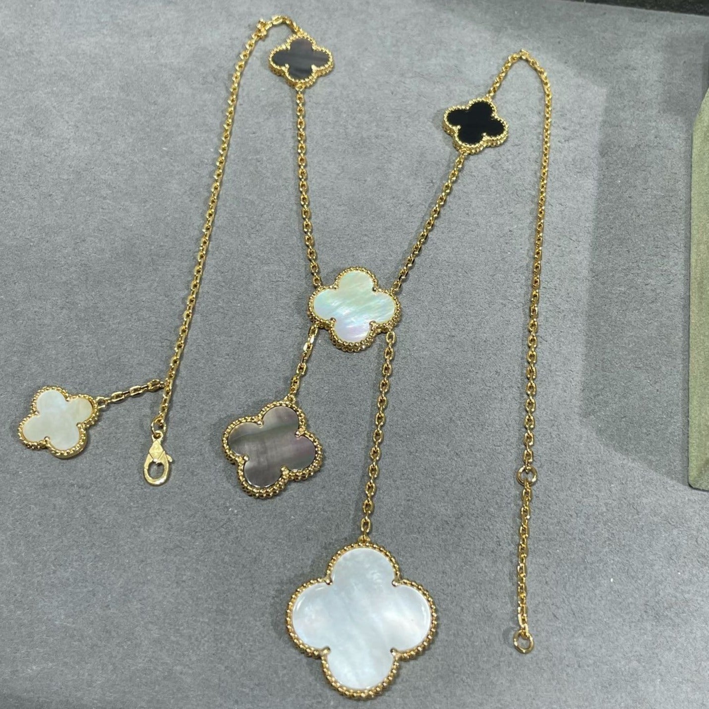 [Love More]CLOVER 6 MOTIF MOP ONYX GOLD NECKLACE