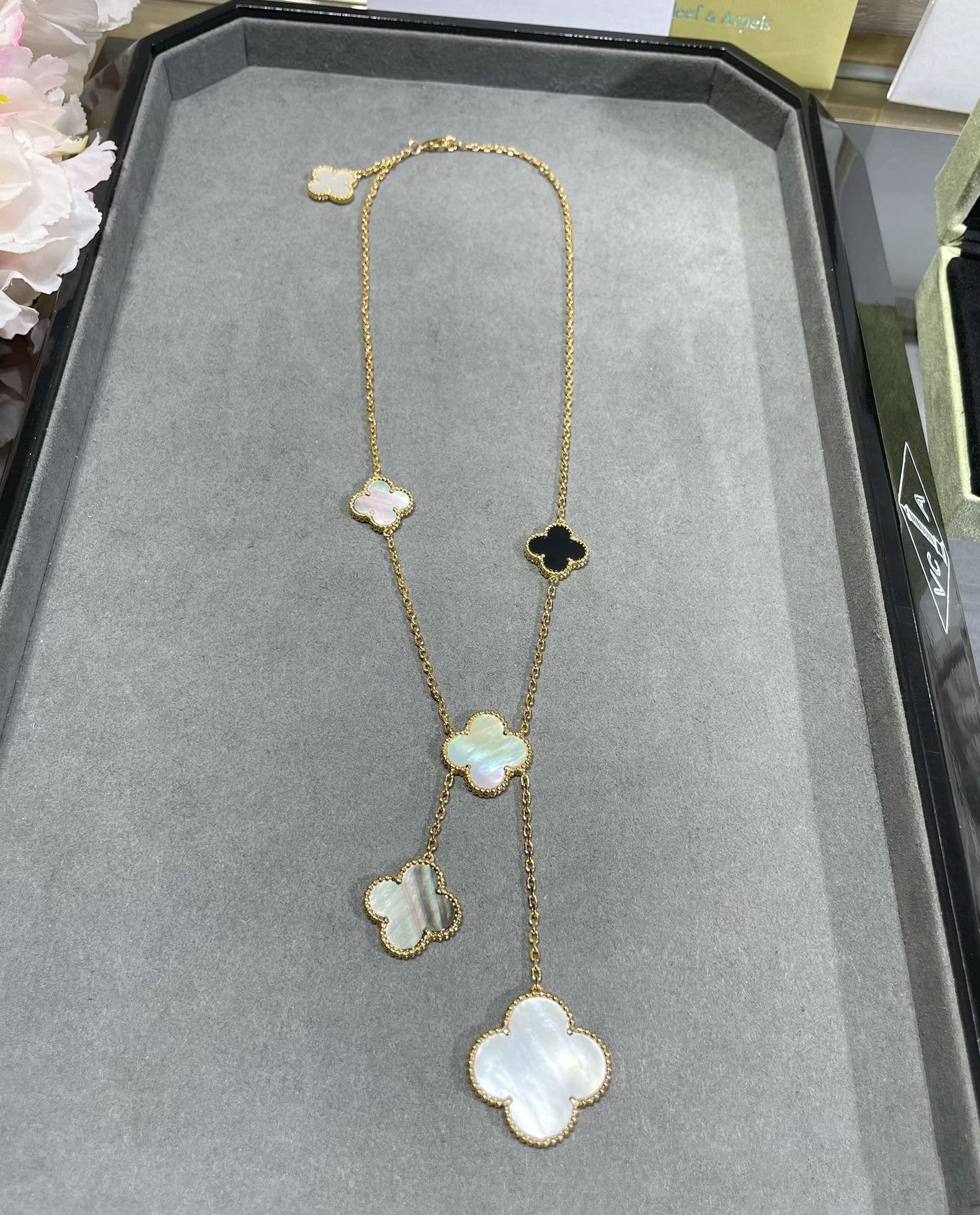 [Love More]CLOVER 6 MOTIF MOP ONYX GOLD NECKLACE