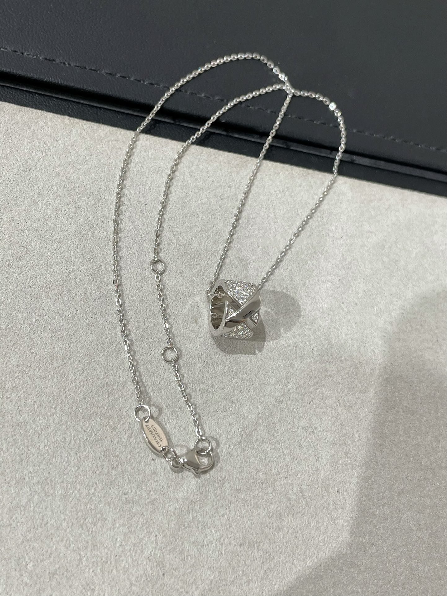 [Love More]LIENS EVIDENCE DIAMOND PAVED NECKLACE