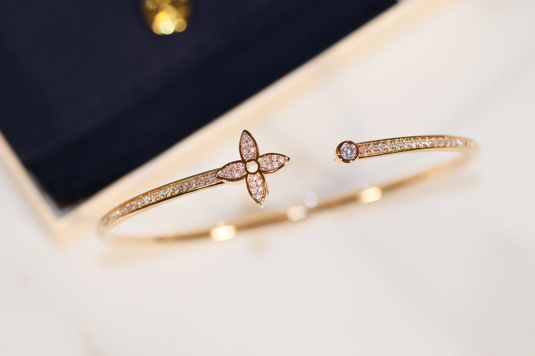 [Love More]IDYLLE GOLD OPEN BRACELET DIAMOND PAVED