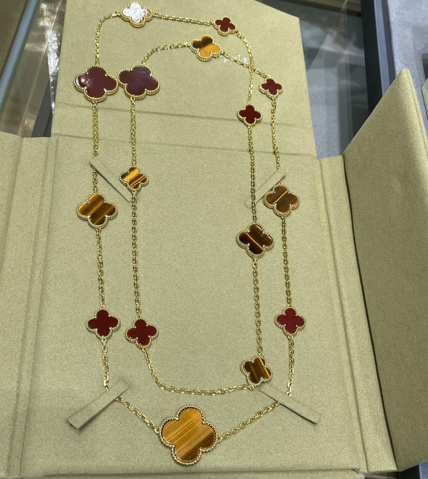 [Love More]CLOVER 16 MOTIF CARNELIAN TIGER EYE ROSE GOLD NECKLACE