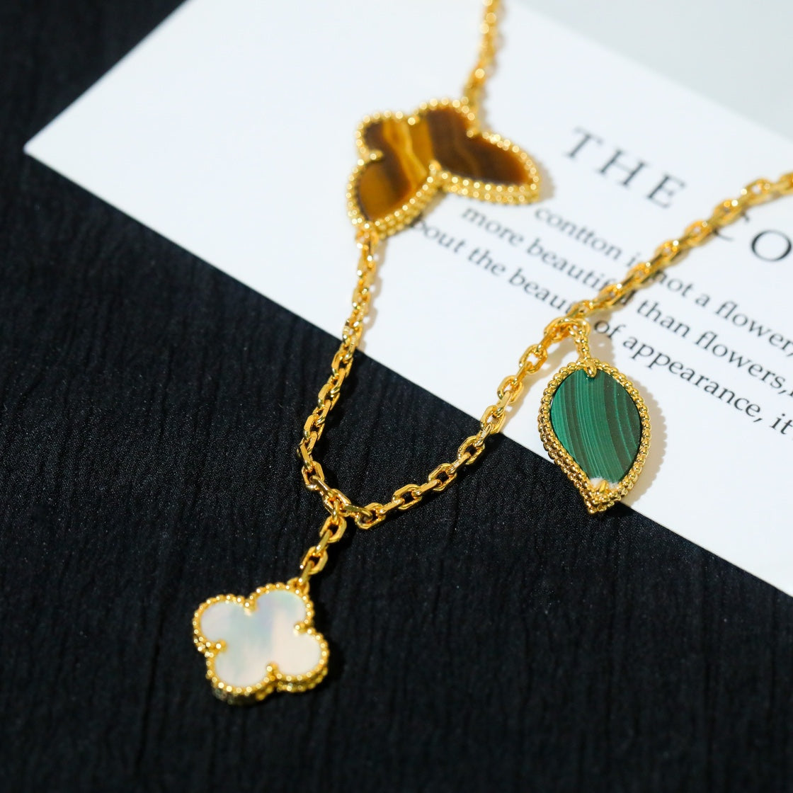 [Love More]LUCKY SPRING 5 MOTIF GOLD BRACELET