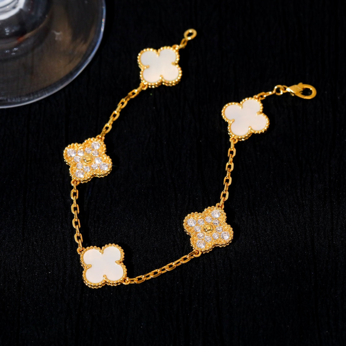 [Love More]CLOVER BRACELET 5 MOTIF WHITE MOP DIAMOND