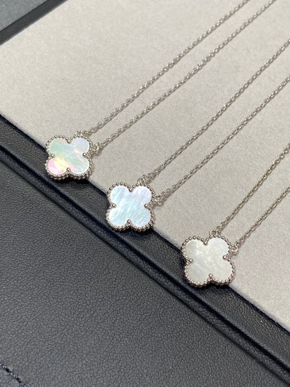 [Love More]CLOVER MEDIUM SILVER WHITE MOP NECKLACE