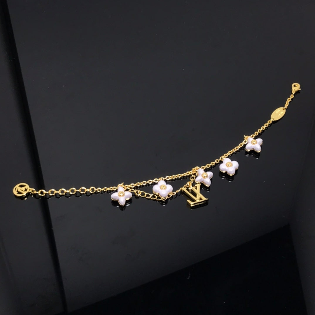 [Love More]LOGO 6 MOTIF STAR AND SUN GOLD BRACELET