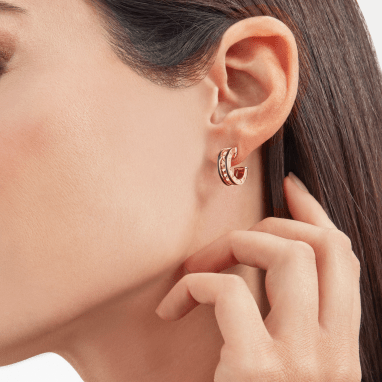 [Love More]ZERO 1 ROCK PINK GOLD EARRINGS WITH STUDDED SPIRAL AND BLACK CERAMIC